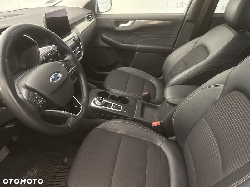 Ford Kuga - 11