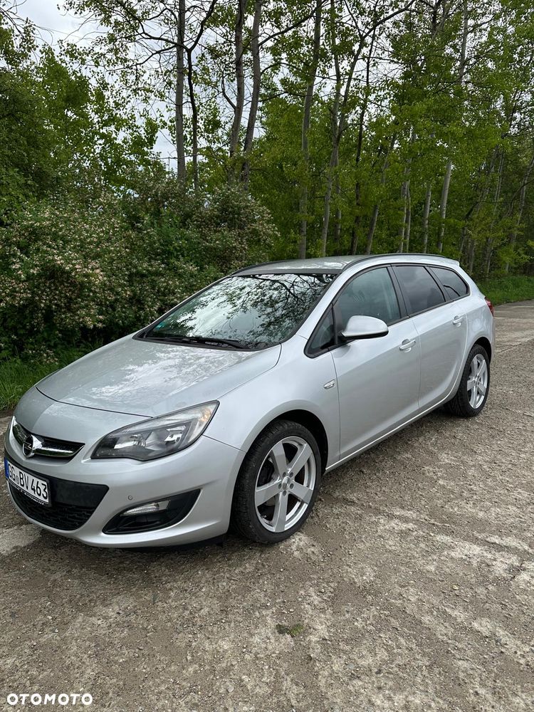 Opel Astra 1.4 T Cosmo - 4