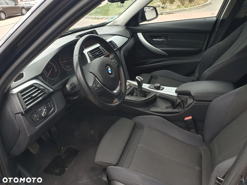 BMW Seria 3 328i Sport Line - 7