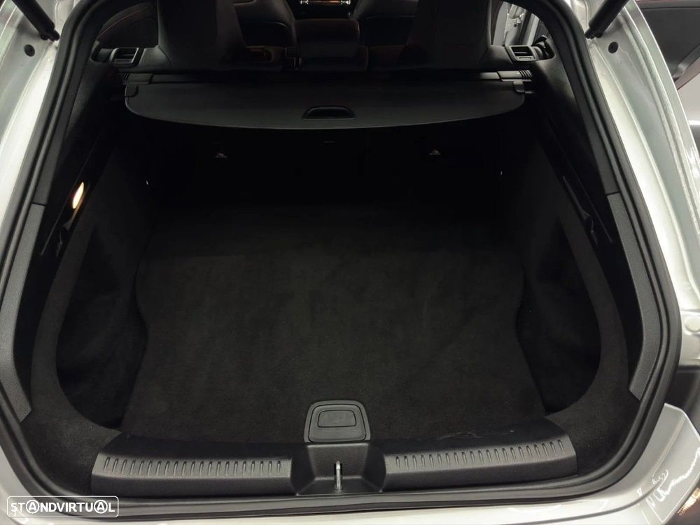Mercedes-Benz CLA 250 e Shooting Brake AMG Line - 22