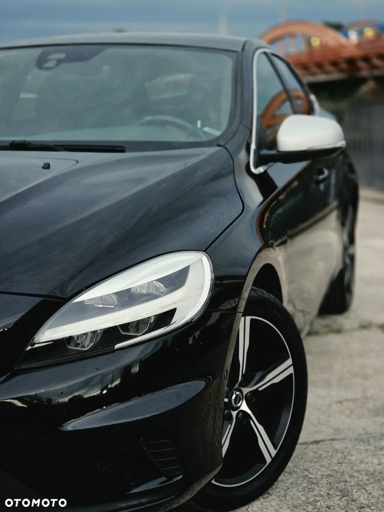 Volvo V40 T3 Drive-E R-Design Momentum - 33