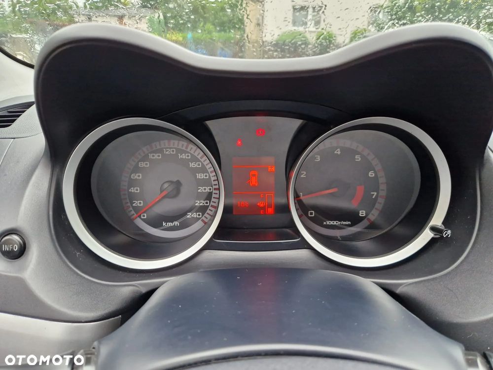 Mitsubishi Lancer 1.5 Invite - 17