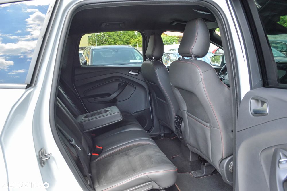 Ford Kuga 2.0 TDCi 2x4 Aut. ST-Line - 23