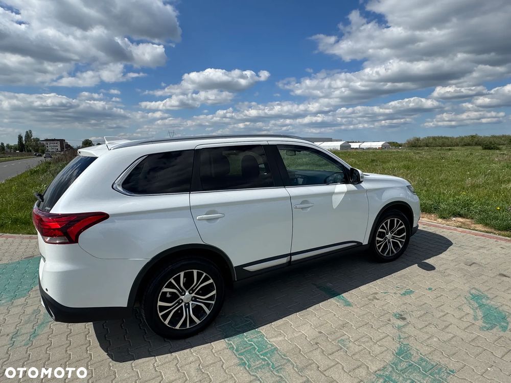 Mitsubishi Outlander 2.0 Intense + 4WD CVT - 5