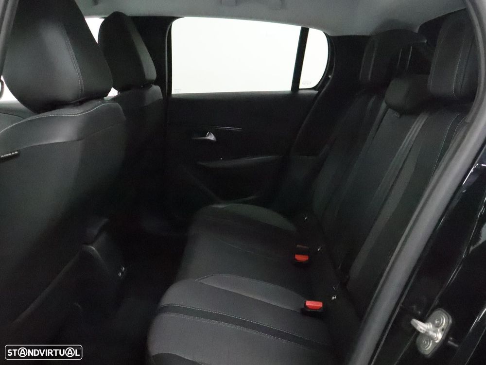 Peugeot 208 1.2 PureTech Allure EAT8 - 5