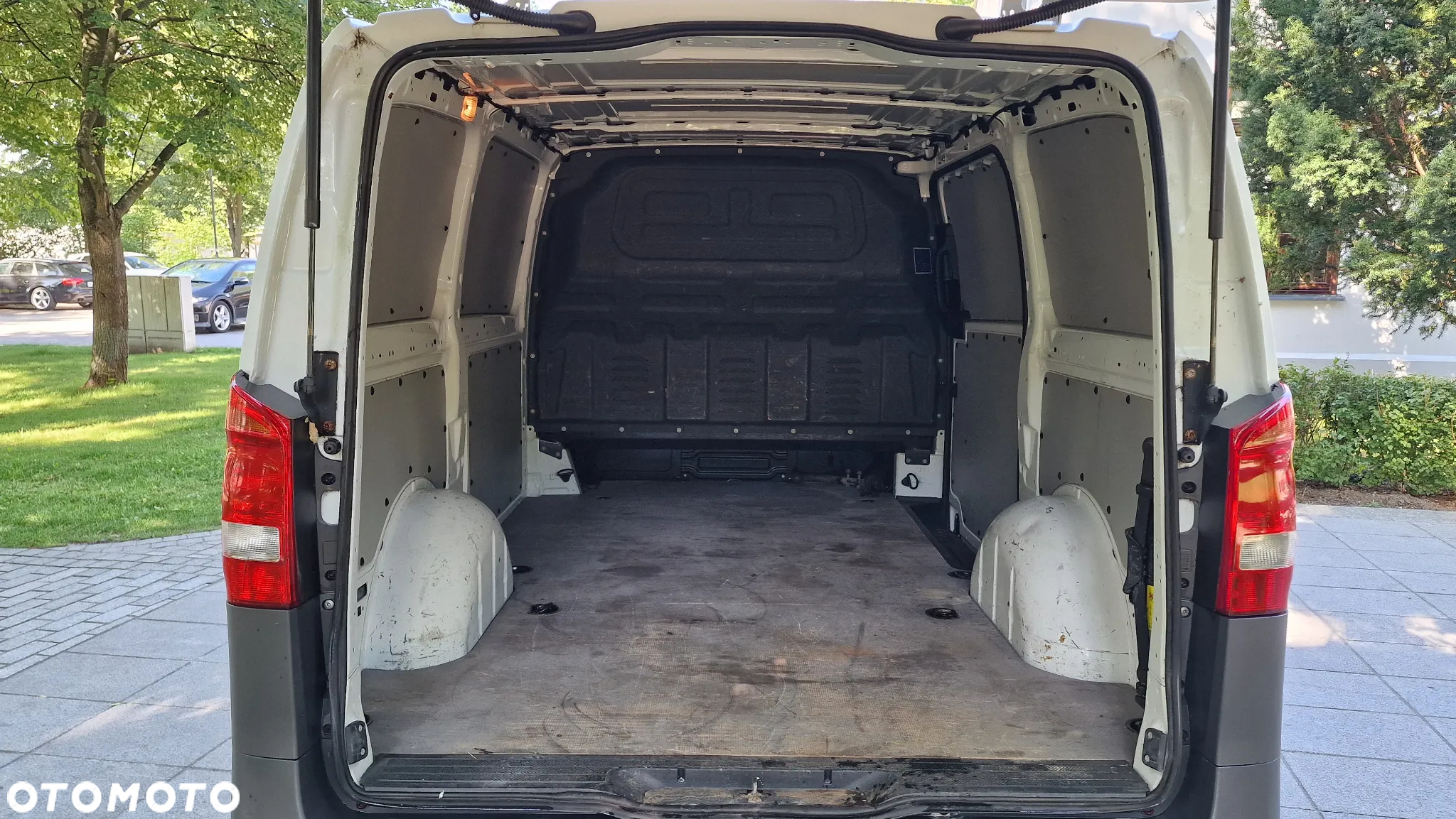 Mercedes-Benz VITO W447 - 13