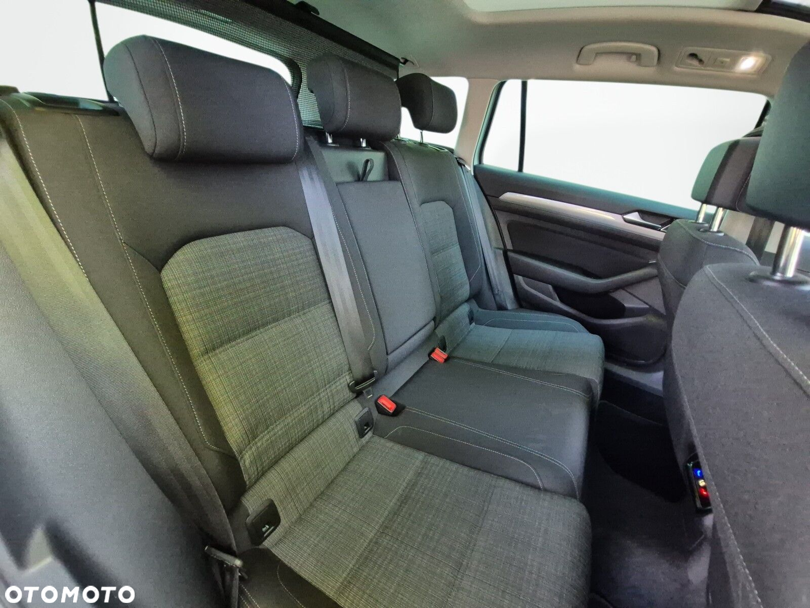 Volkswagen Passat 2.0 TDI EVO Elegance DSG - 20