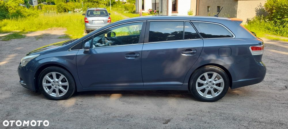 Toyota Avensis 2.2 D-4D Premium - 16
