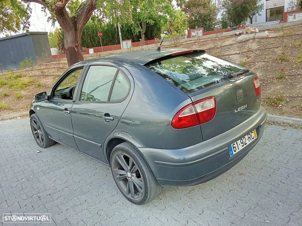 SEAT Leon 1.6 16V Signo - 4