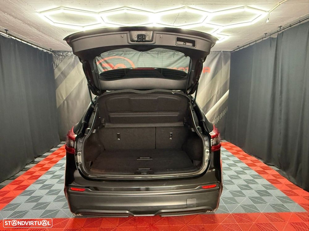 Nissan Qashqai 1.5 dCi N-Connecta J17 DCT - 8
