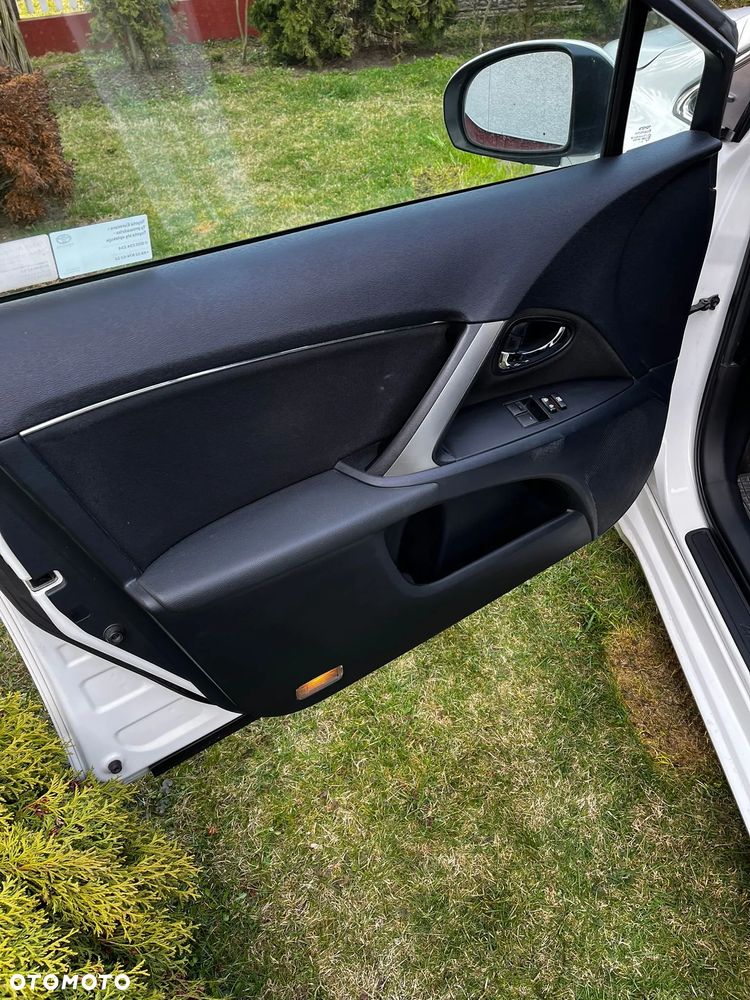 Toyota Avensis 2.0 D-4D Active - 20