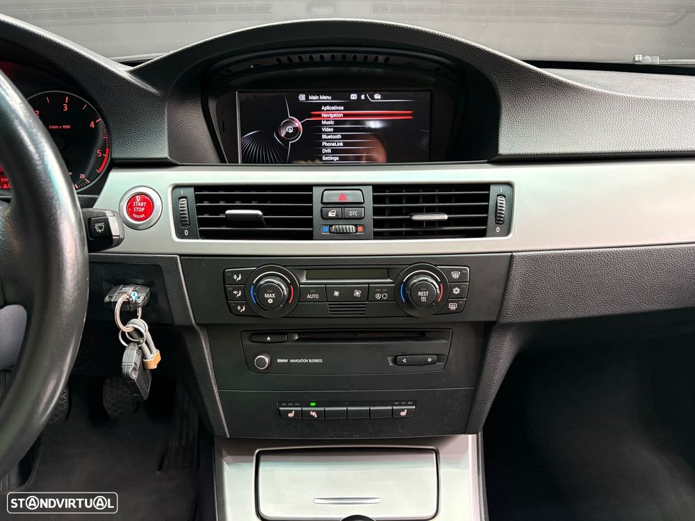 BMW 320 d Touring - 11