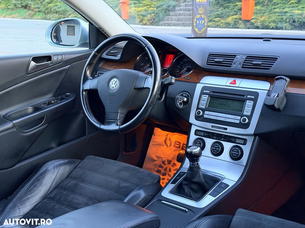 Volkswagen Passat 2.0 TDI DPF Highline - 8