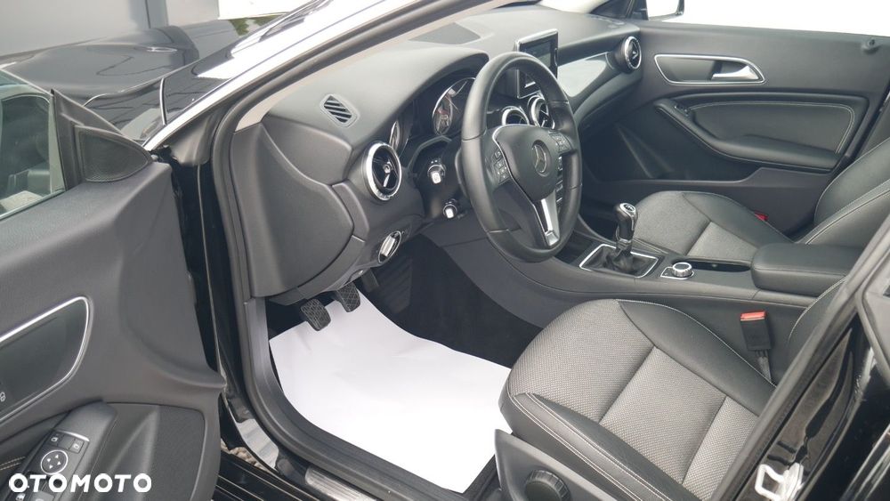 Mercedes-Benz CLA - 10