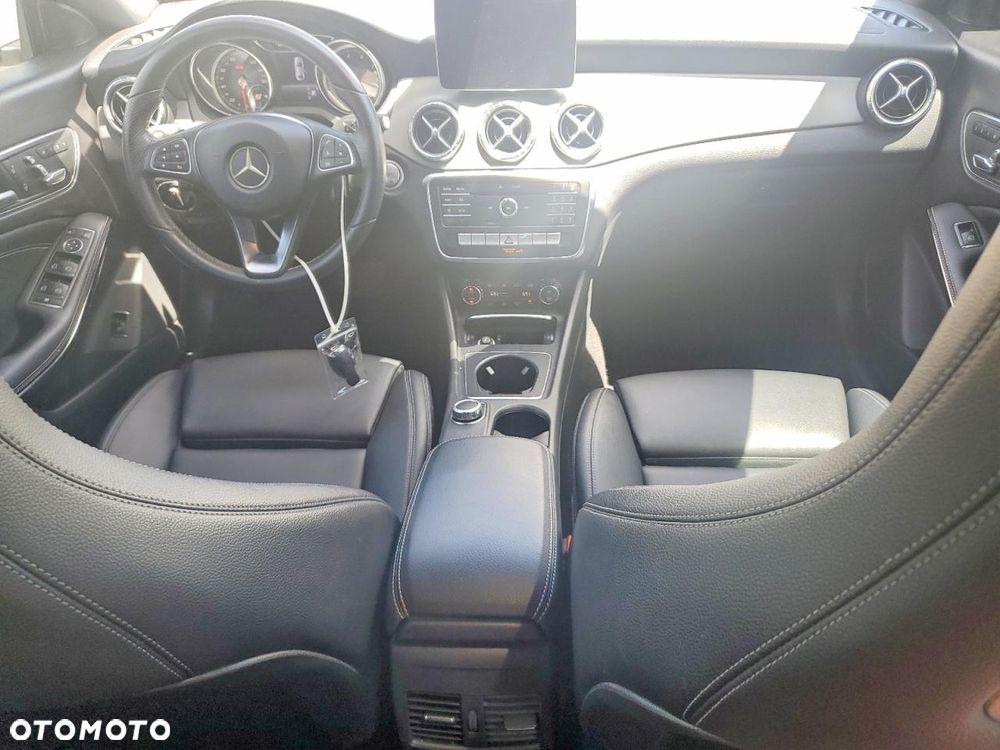 Mercedes-Benz CLA - 8