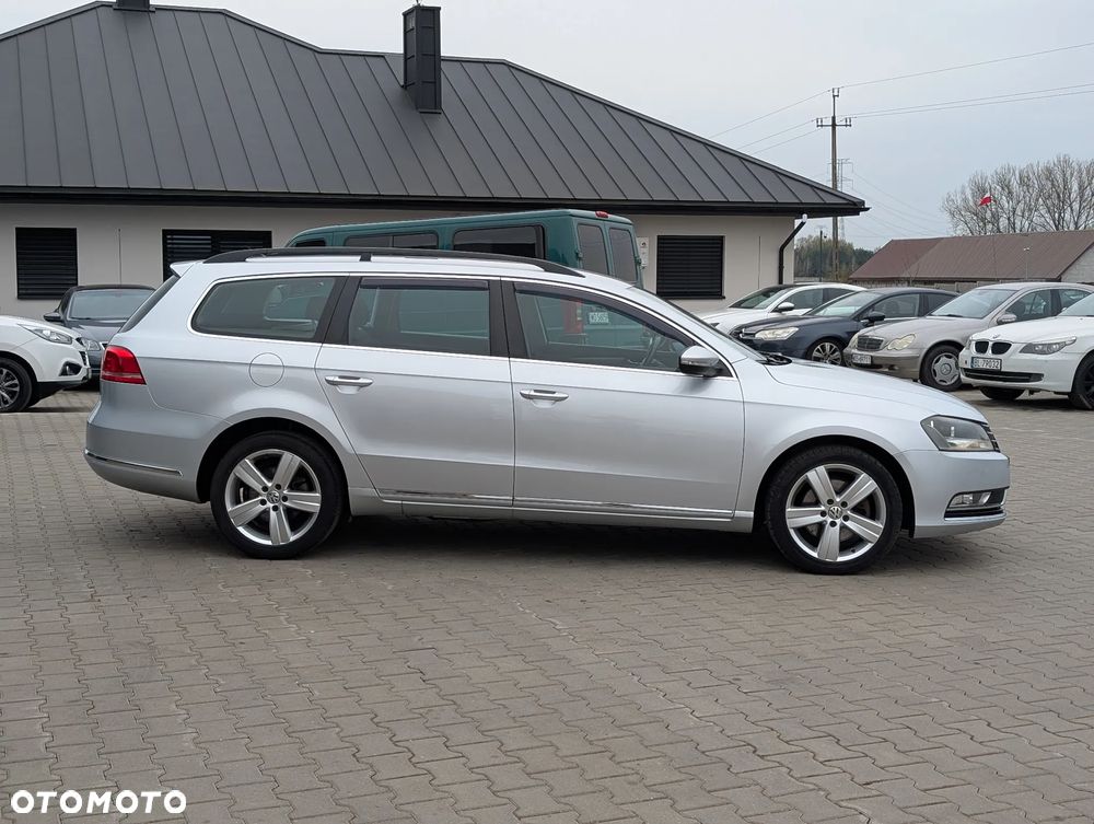 Volkswagen Passat 1.6 TDI DPF BlueMotion Technology Comfortline - 16