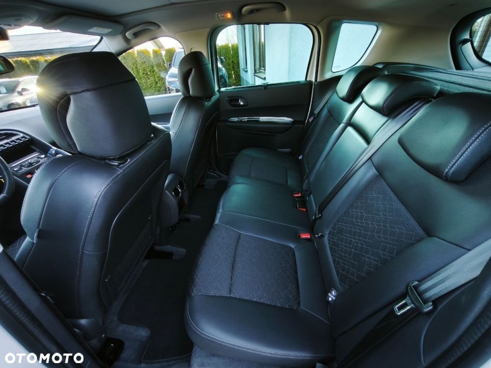 Peugeot 3008 - 16