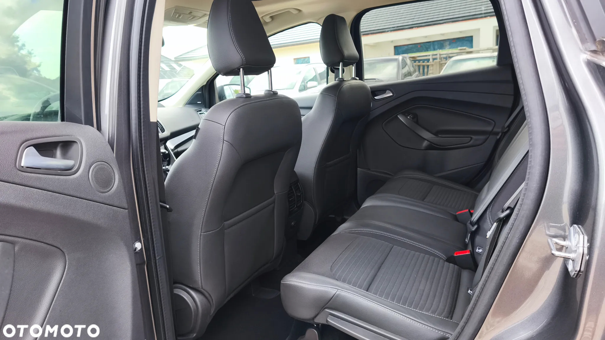 Ford Kuga 1.5 EcoBoost 2x4 Titanium - 27
