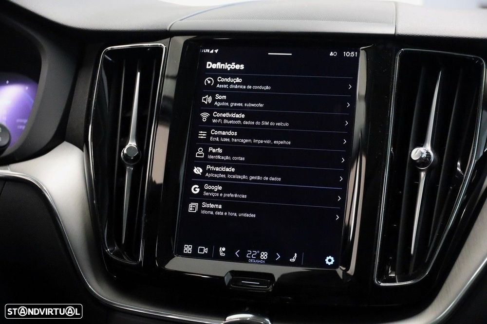 Volvo XC 60 2.0 T6 PHEV Core AWD - 24