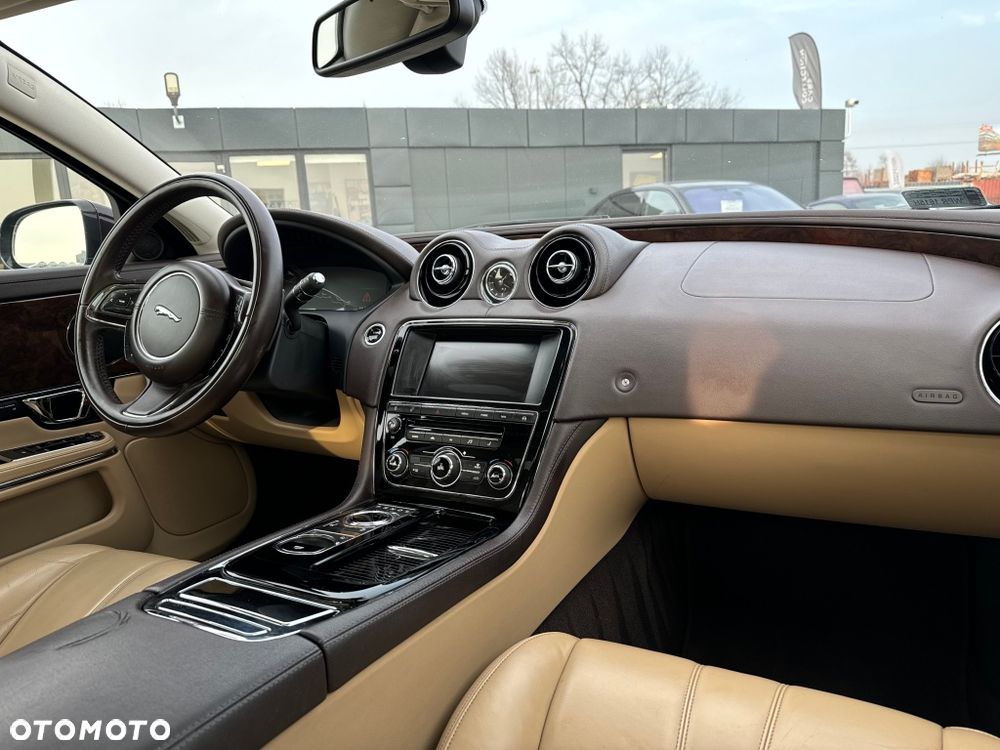 Jaguar XJ 3.0 D V6 Portfolio - 15