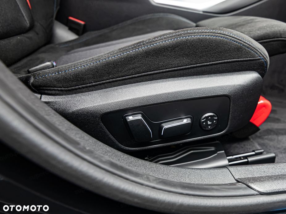 BMW Seria 3 330i xDrive M Sport - 15