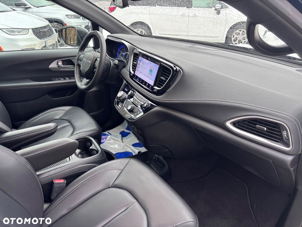 Chrysler Pacifica - 18
