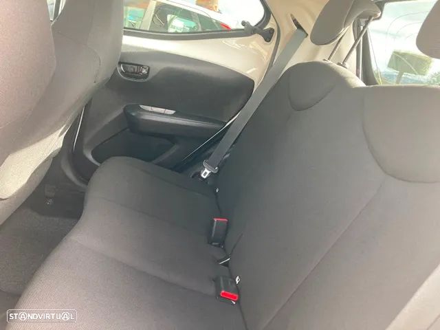 Toyota Aygo 1.0 - 23