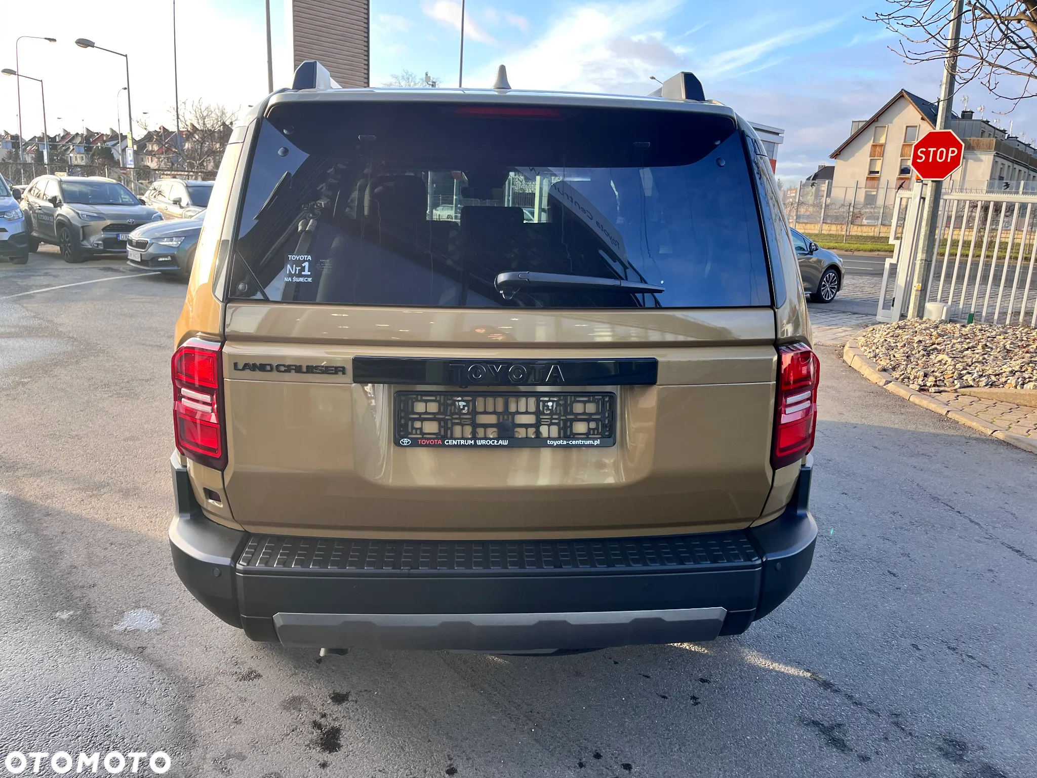 Toyota Land Cruiser - 4