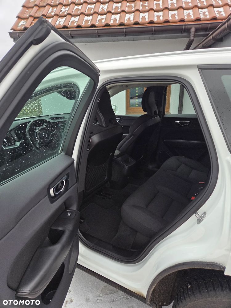 Volvo XC 60 T4 Momentum - 13