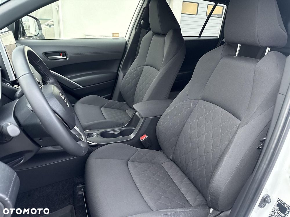 Toyota Corolla Cross - 13