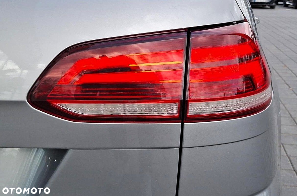 Volkswagen Golf - 26