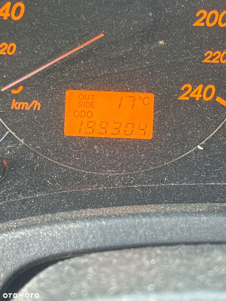 Toyota Avensis 2.0 D-4D High - 12