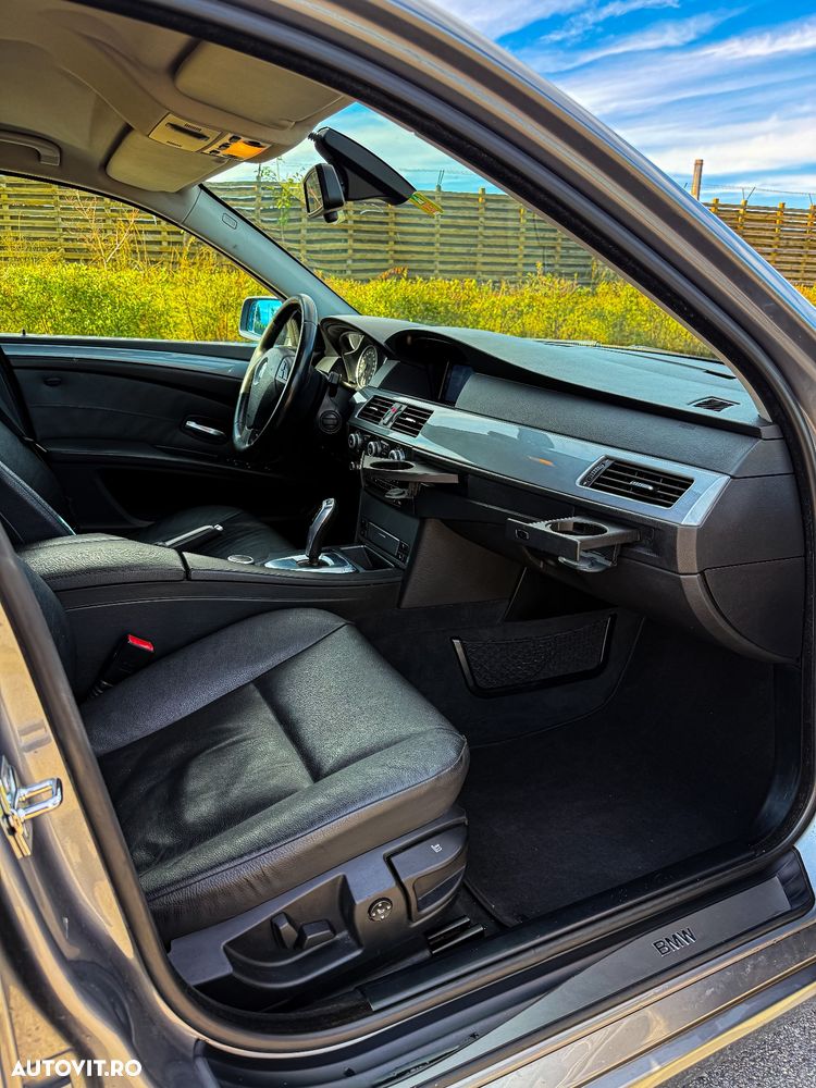 BMW Seria 5 525d Aut. - 12