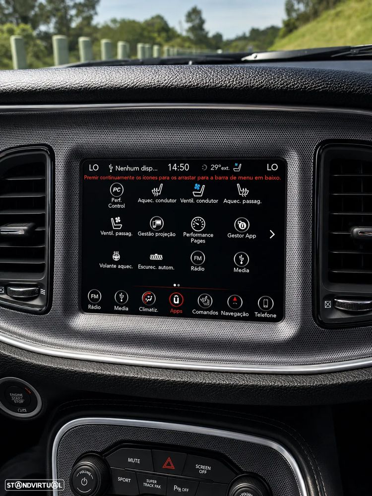 Dodge Challenger Auto SXT Plus - 23