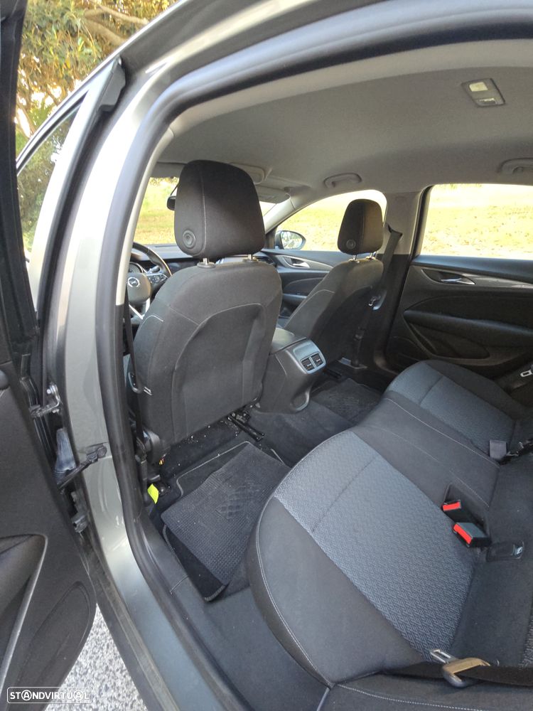 Opel Insignia 1.6 CDTI executive S/S - 28