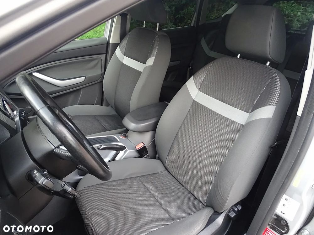 Ford Kuga 2.0 TDCi 2x4 Trend - 17