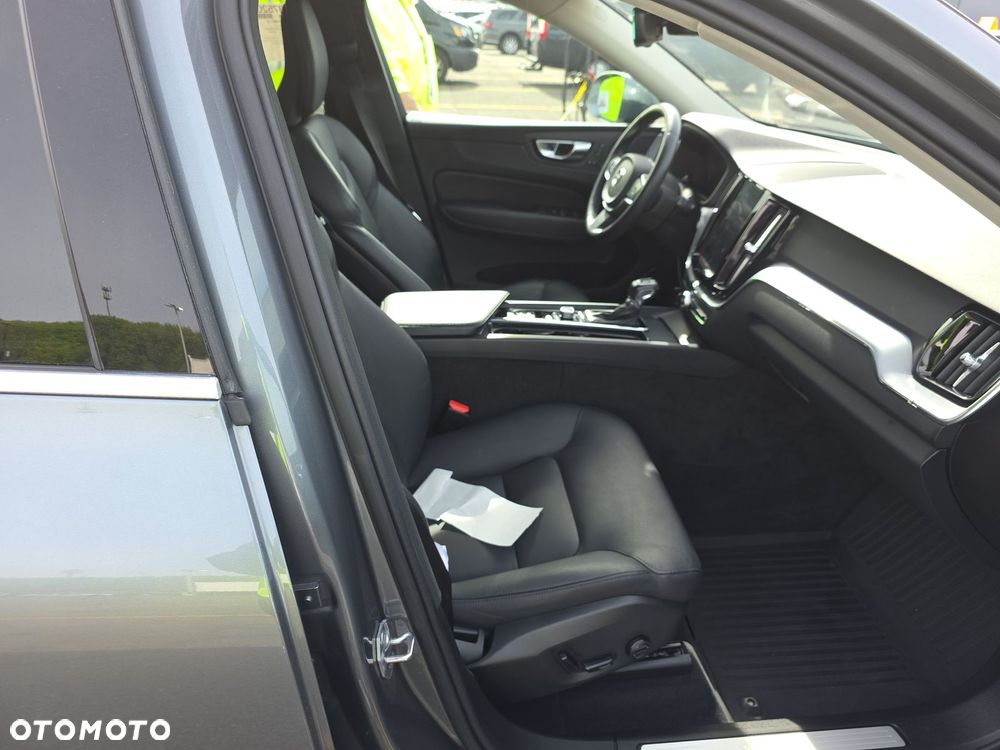Volvo XC 60 T6 AWD Geartronic Momentum - 11