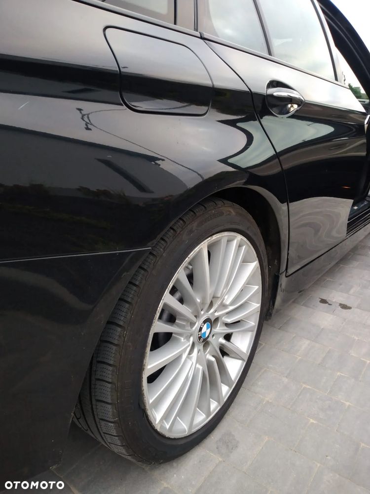 BMW Seria 5 525d Touring Luxury Line - 23