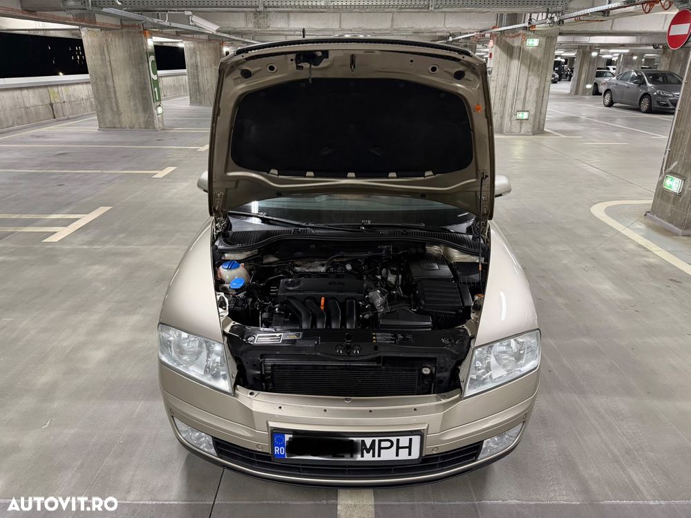 Skoda Octavia 2.0 FSI Elegance - 12