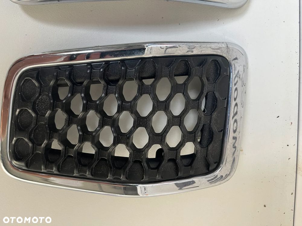 JEEP CHEROKEE  KRATKA MASKI 68323773ab,68323774ab,68323779ab - 4