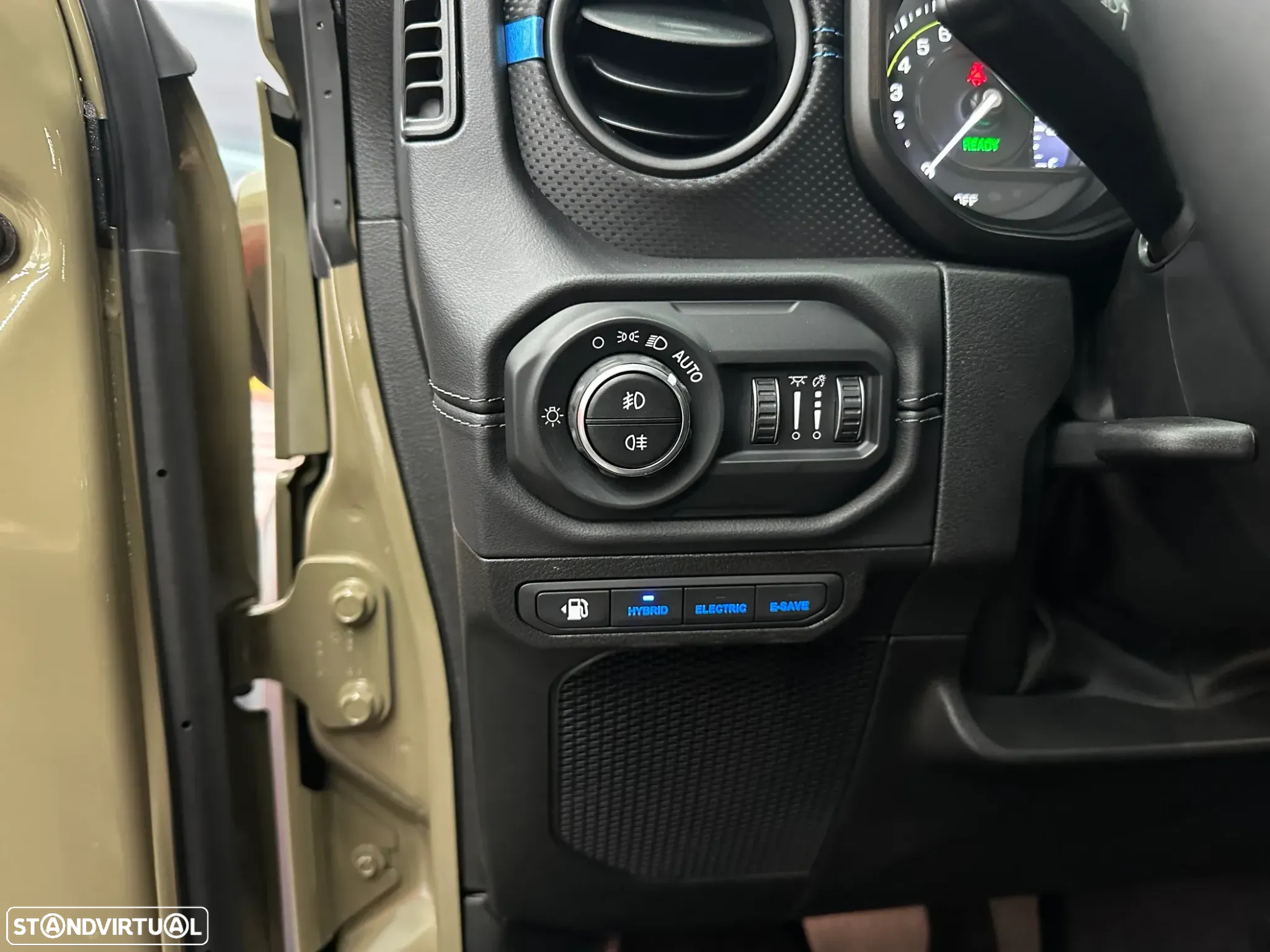 Jeep Wrangler - 32