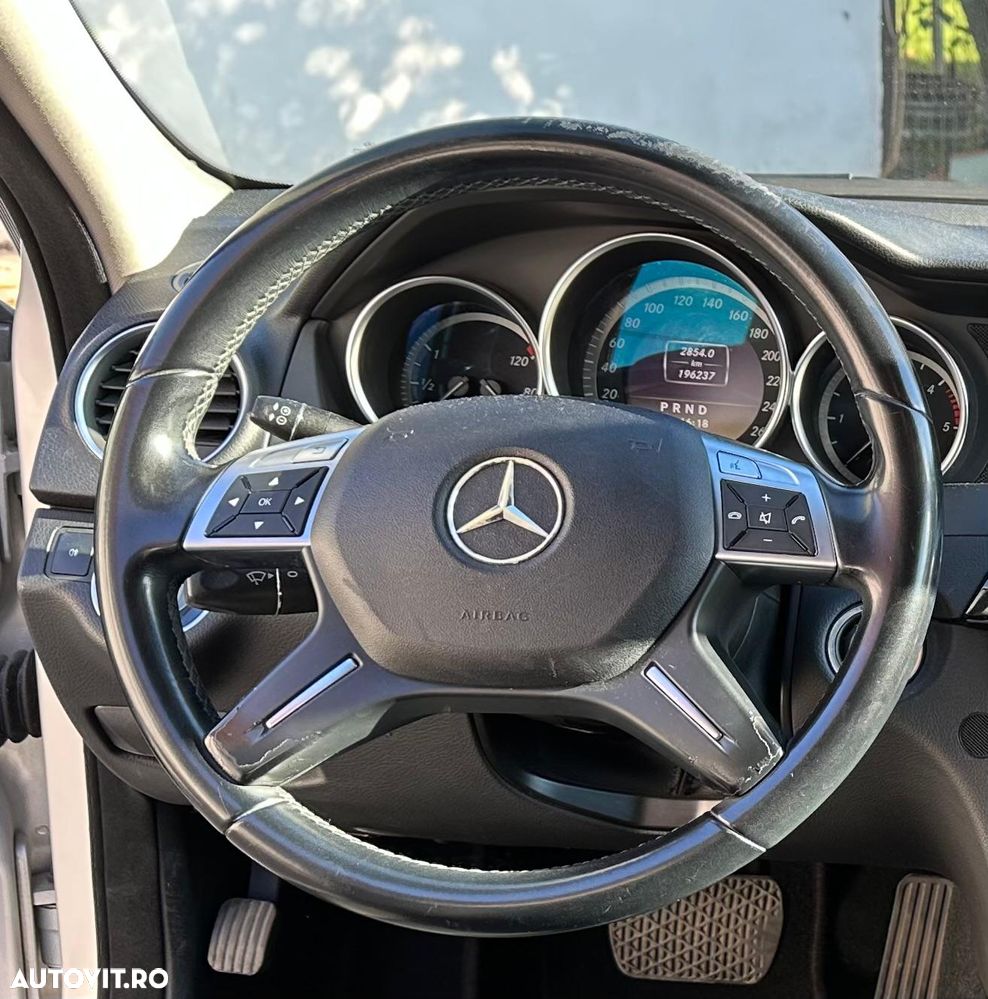 Mercedes-Benz C - 3