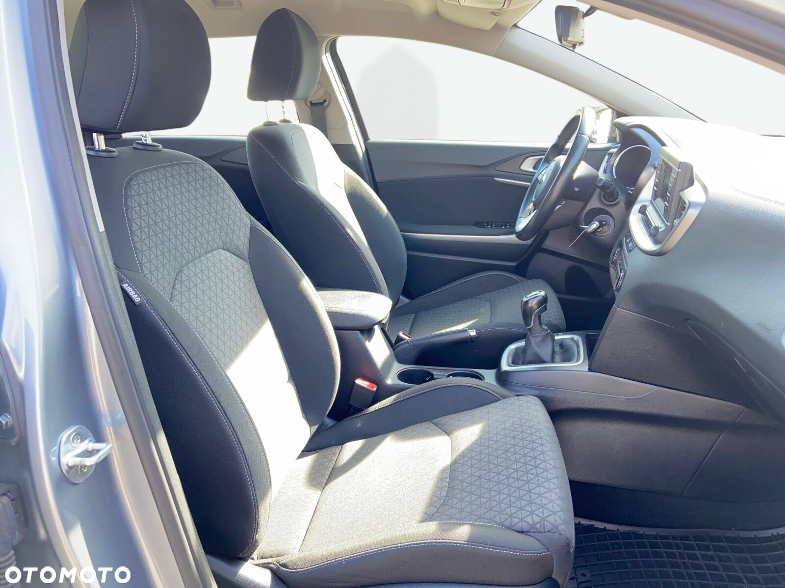 Kia Ceed 1.6 CRDi mHEV S - 14