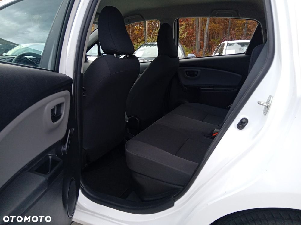 Toyota Yaris - 17