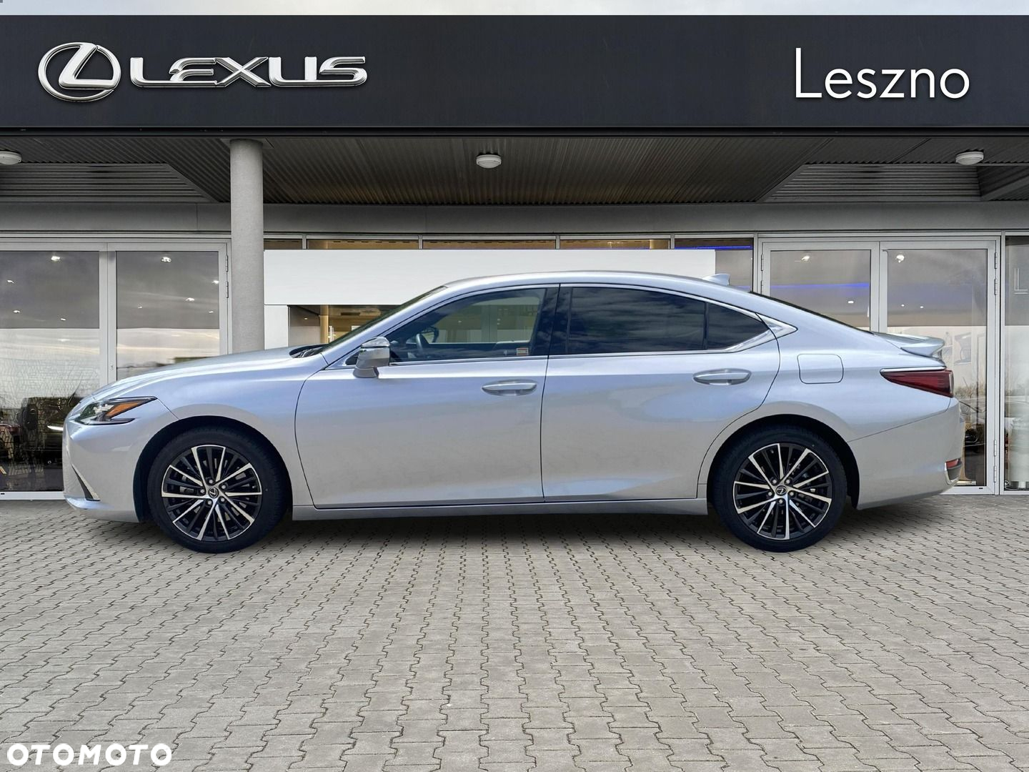 Lexus ES - 9