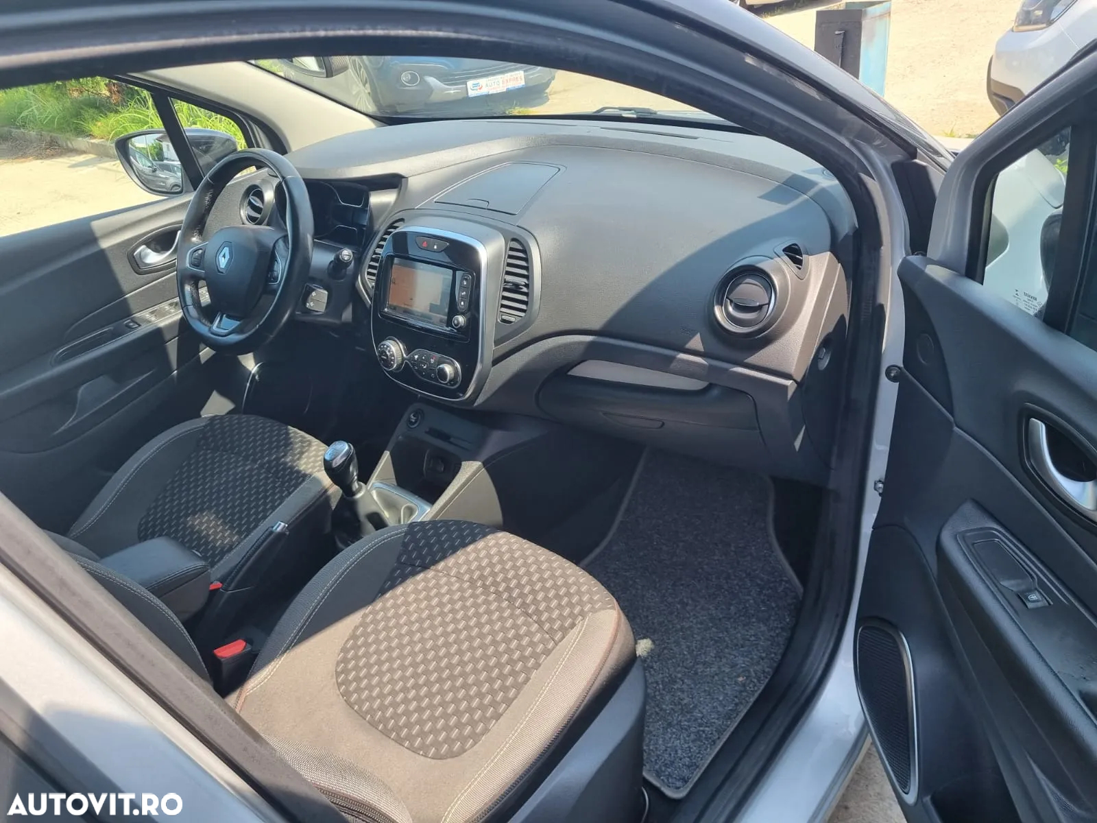 Renault Captur (ENERGY) TCe 90 INTENS - 10