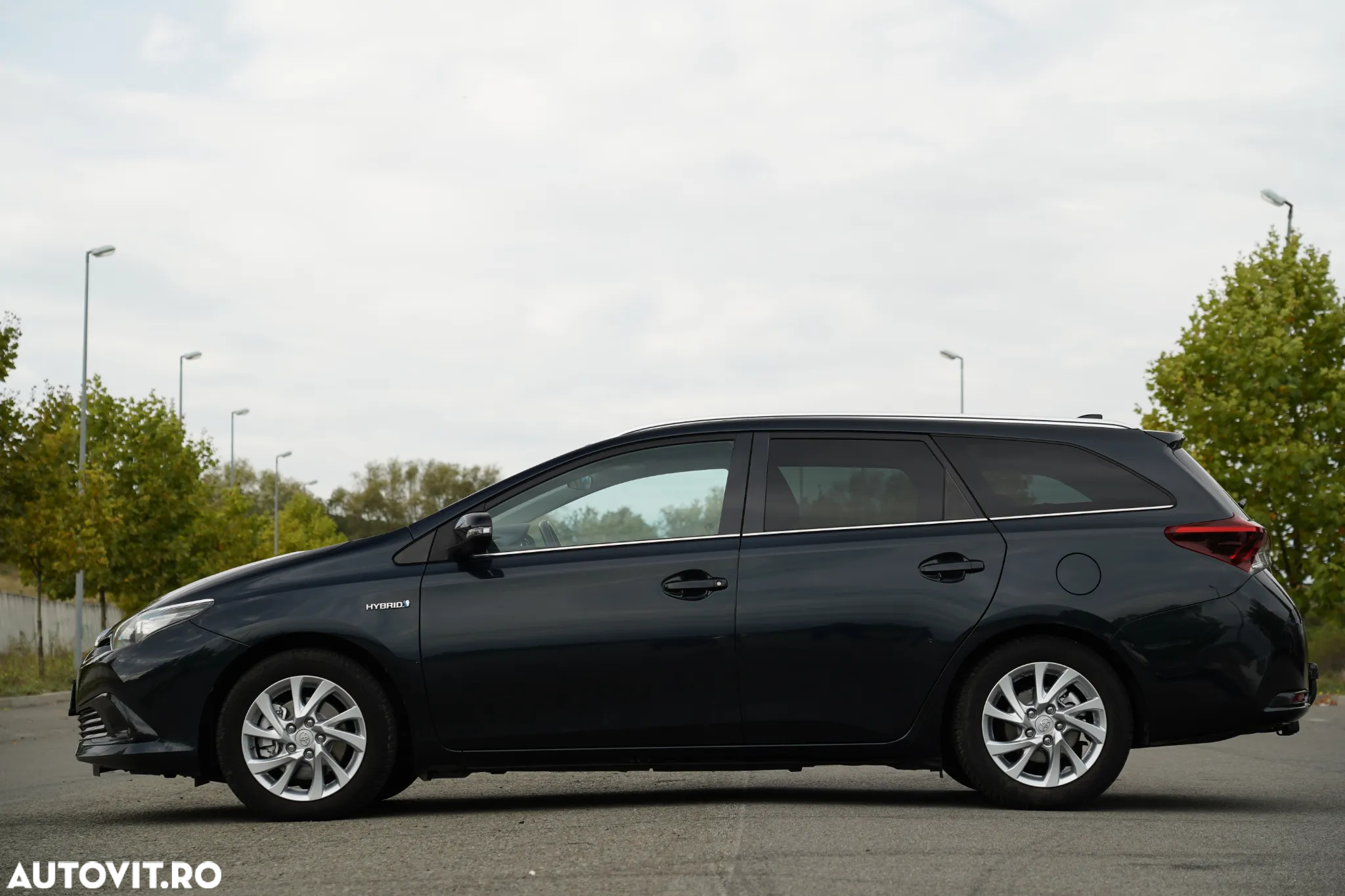 Toyota Auris 1.8 L VVT-i Hybrid Sol + - 22