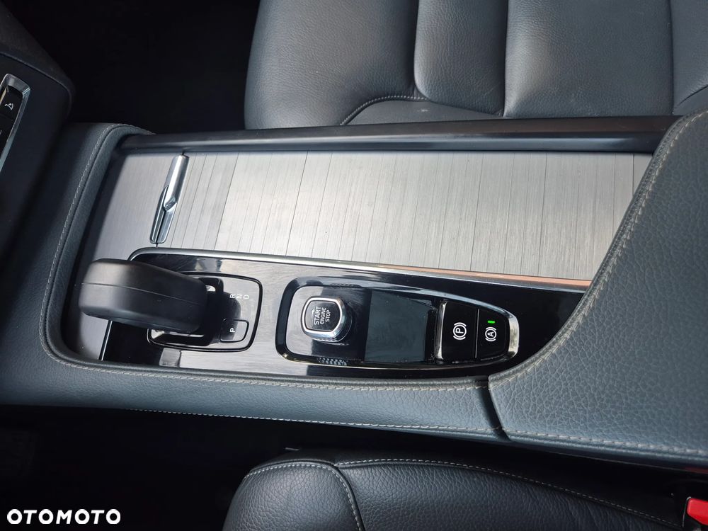 Volvo XC 90 T8 AWD Recharge Geartronic Inscription Expression - 36
