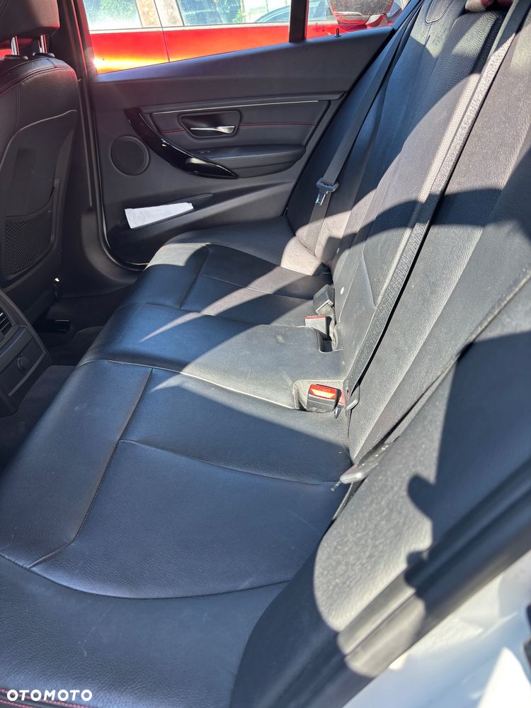 BMW Seria 3 2012 photo 3