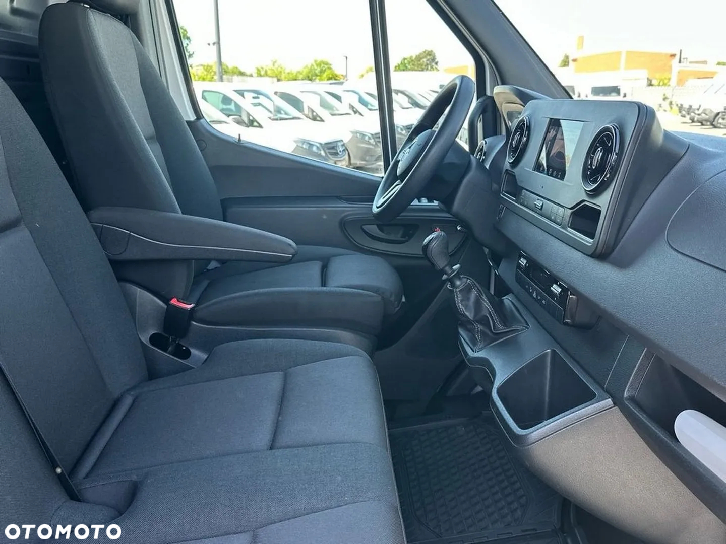 Mercedes-Benz Sprinter - 8